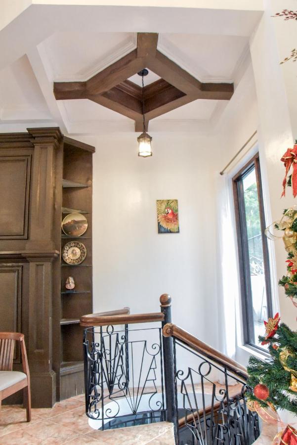 El Castillo Bed And Breakfast Angono Kültér fotó