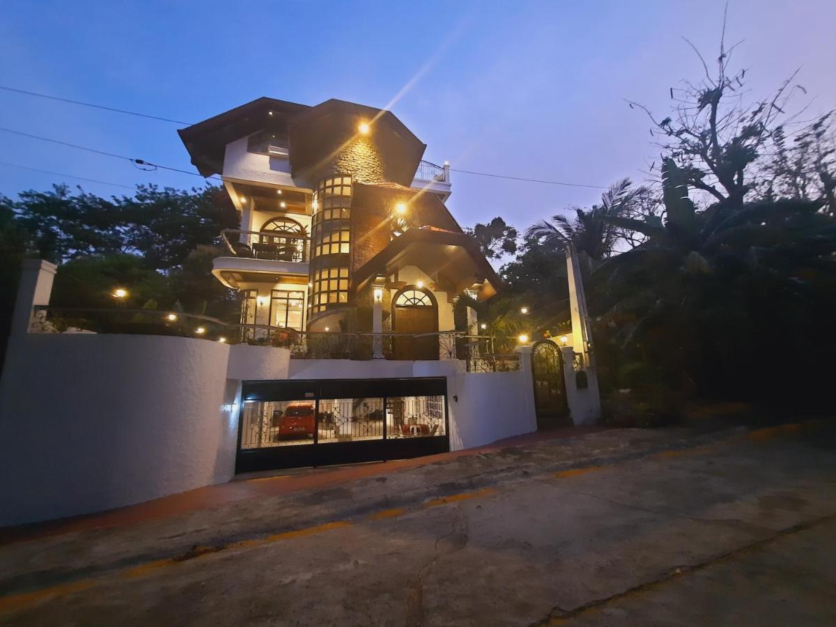 El Castillo Bed And Breakfast Angono Kültér fotó