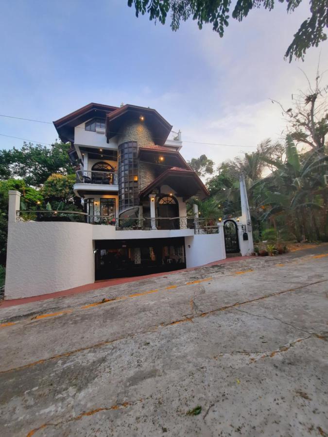 El Castillo Bed And Breakfast Angono Kültér fotó