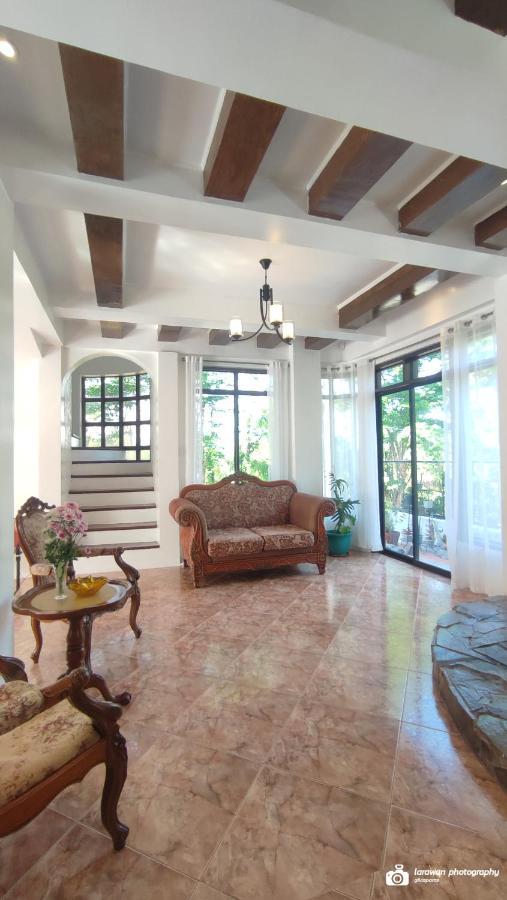 El Castillo Bed And Breakfast Angono Kültér fotó