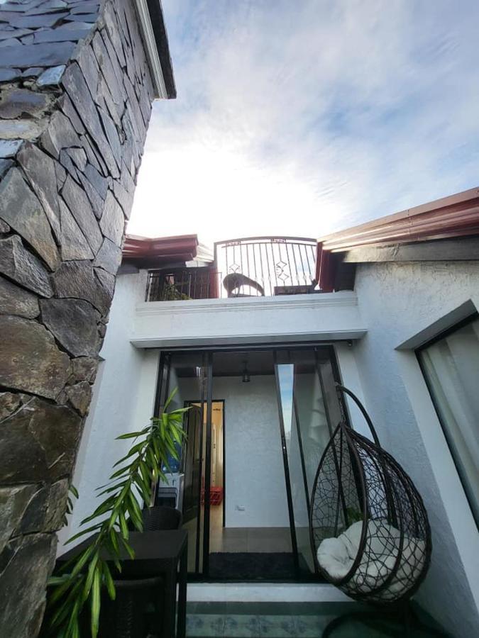 El Castillo Bed And Breakfast Angono Kültér fotó