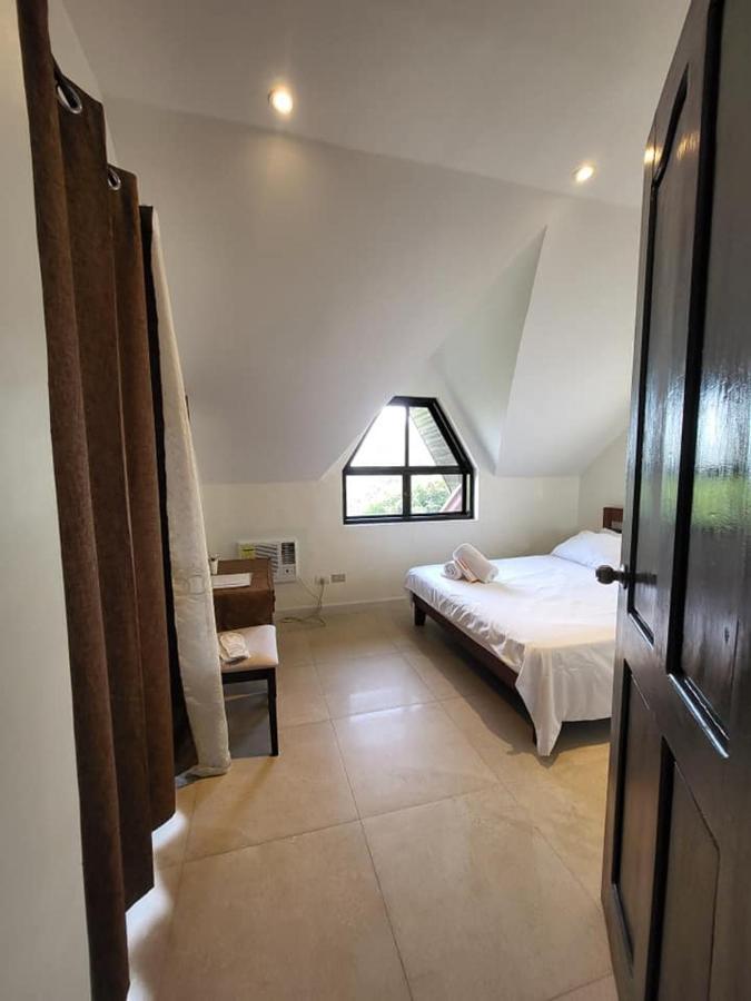 El Castillo Bed And Breakfast Angono Kültér fotó